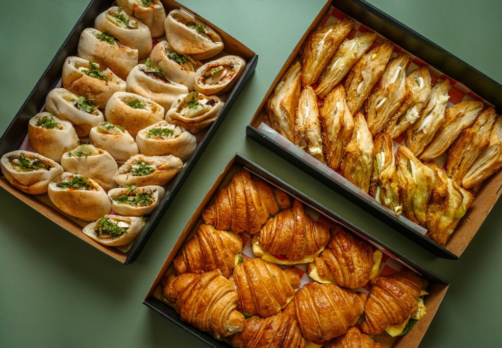 Hosting Trays